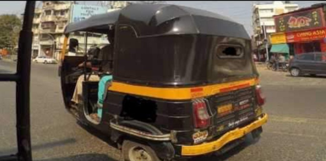 Adarsh Maharashtra | लॉकडाऊनचे नियम न पाळता रस्त्यावर धावणाऱ्या रिक्षा-टॅक्सी चालकांवर कारवाई