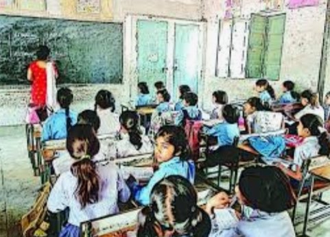 Adarsh Maharashtra | नागपुरातील शाळांकडून पालकांना फी भरण्यास; पुस्तक खरेदीसाठी सक्ती,...