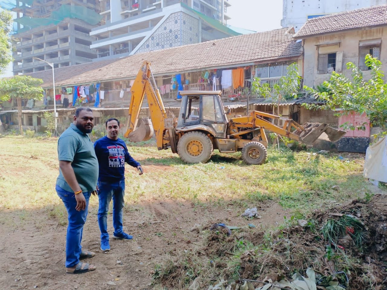 Adarsh Maharashtra | अखेर घोडपदेव येथील बाटलीबॉय मैदानाची झाली स्वच्छता