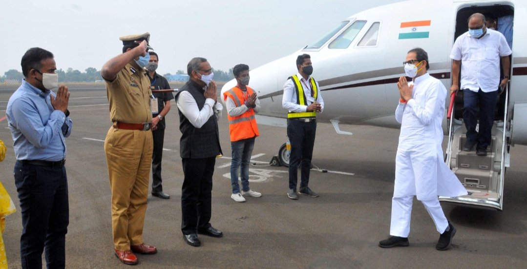 Adarsh Maharashtra | मुख्यमंत्री उद्धव ठाकरे यांचे नागपूर विमानतळावर आगमन