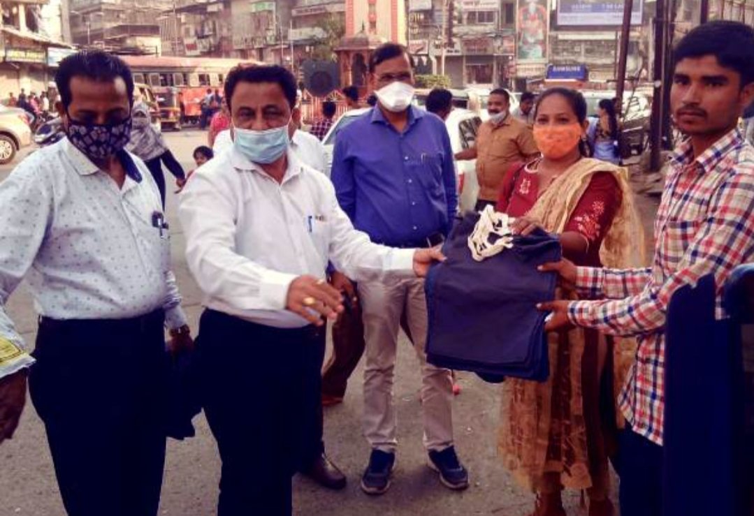Adarsh Maharashtra | जून्या कपडयांपासून कापडी पिशव्या बनविण्याच्या सक्षम महिला बचत गटाचा...