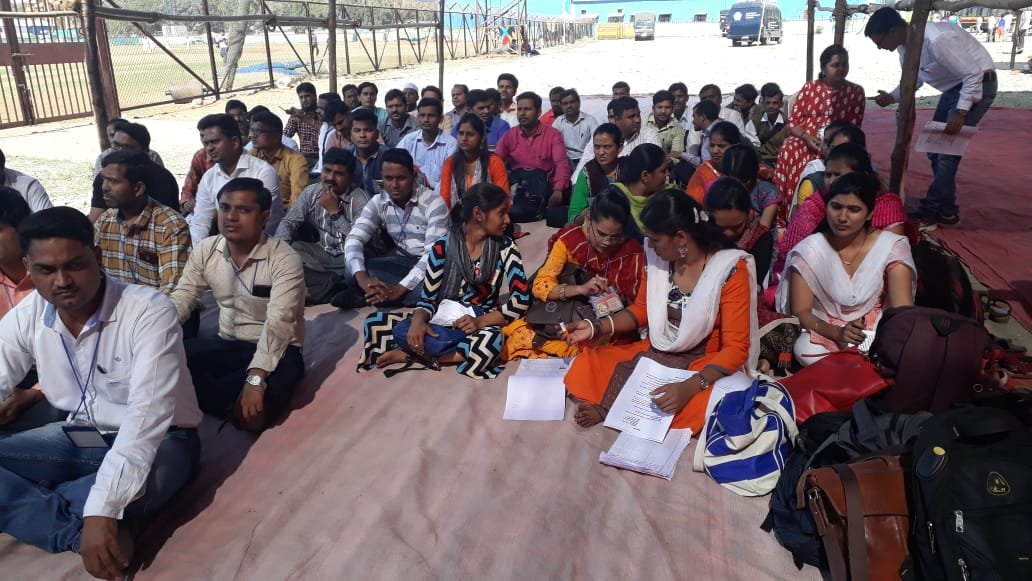 Adarsh Maharashtra | आझाद मैदानात प्रहार शिक्षक संघटनेचे धरणे आंदोलन