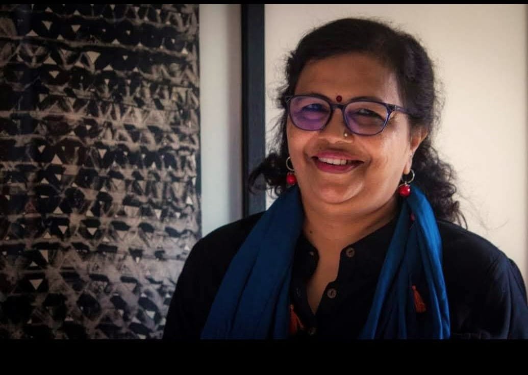 Adarsh Maharashtra | डॉ. प्रज्ञा दया पवार यांना गंगाधर गाडगीळ साहित्य पुरस्कार जाहीर