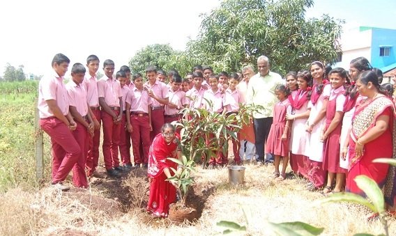 Adarsh Maharashtra | कोल्हापूर येथील व्यंकटेश...