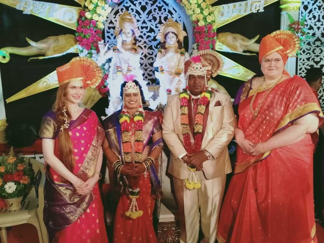 Adarsh Maharashtra | मंचर येथे लग्नाला फॉरेनचे वऱ्हाड