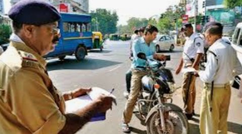 Adarsh Maharashtra | खोट्या कागदपत्रांद्वारे ट्रॅफीक पोलिसांना फसवणं विसरा,तुमची सर्व...